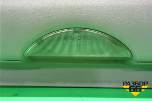 Обшивка двери передней правой под электрику (MR576081) для Mitsubishi Grandis с 2004г (Грандис)