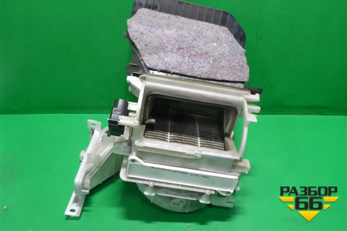 Корпус отопителя (под моторчик) для Mitsubishi Grandis с 2004г (Грандис)