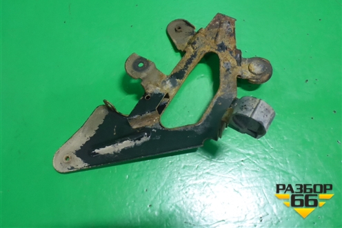 Кронштейн воздушного фильтра (MR993559) для Mitsubishi Grandis с 2004г (Грандис)