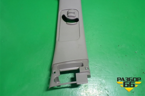 Обшивка стойки центральная верхняя правая (MR576070) для Mitsubishi Grandis с 2004г (Грандис)