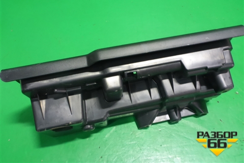 Ящик инструментальный в багажник (левый) (MR996259) для Mitsubishi Grandis с 2004г (Грандис)