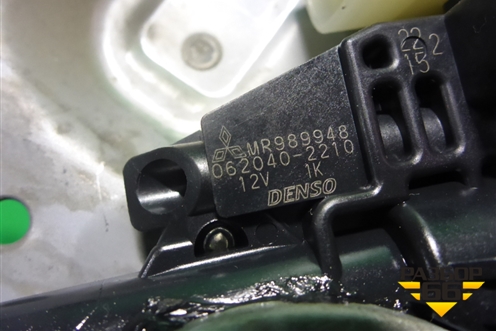 Стеклоподъёмник электрический передний правый (MR989948) для Mitsubishi Grandis с 2004г (Грандис)
