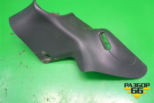 Обшивка стойки задняя верхняя правая (седан) (98ABF310A32BRW) для Ford Focus 1 с 1998-2004г (Фокус)