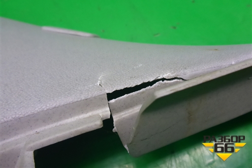 Обшивка стойки задняя верхняя правая (седан) (98ABF31010BMW) для Ford Focus 1 с 1998-2004г (Фокус)