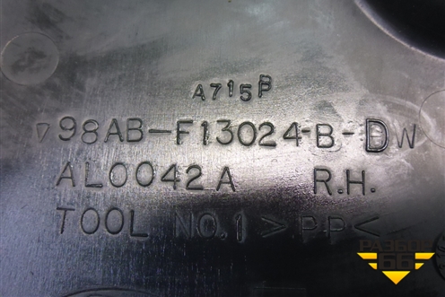 Обшивка багажника (на заднюю панель правая) (98ABF13024BDW) для Ford Focus 1 с 1998-2004г (Фокус)