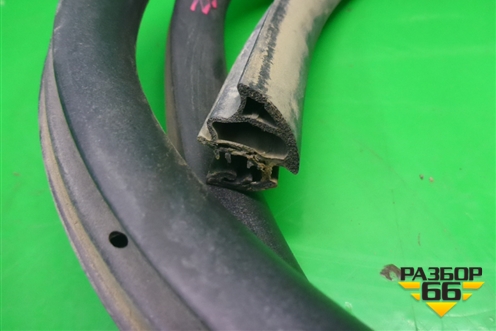 Уплотнитель двери (задней левой) для Ford Focus 1 с 1998-2004г (Фокус)