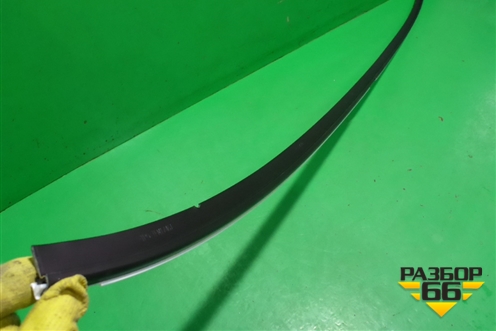 Молдинг лобового стекла нижний (новый) (5615333010) для Toyota Camry V70 с 2017г (Камри)