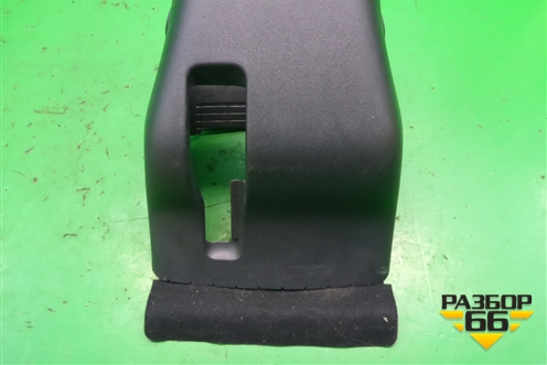 Кожух рулевой колонки (4528702240) для Toyota Auris с 2006-2012г (Аурис)