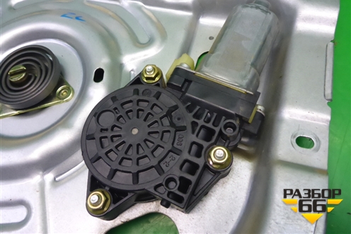 Стеклоподъёмник электрический задний левый для Hyundai Tucson с 2004-2010г (Туксон)