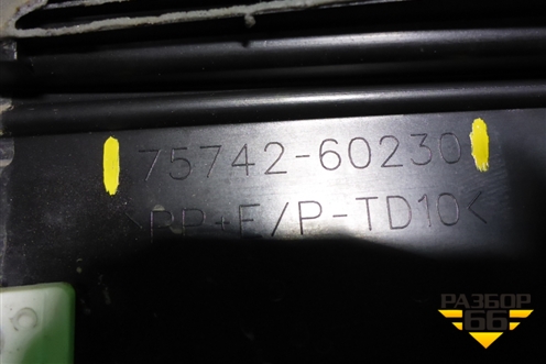 Накладка двери задней левой (7574260230) для Lexus GX-460 с 2009г (ГХ)