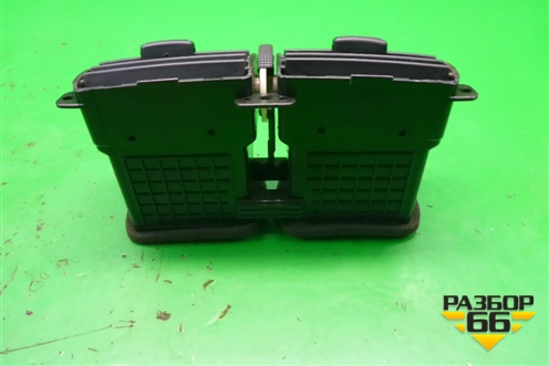 Дефлектор воздушный центральный (974102E000) для Hyundai Tucson с 2004-2010г (Туксон)