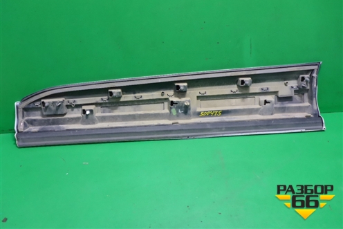 Накладка двери передней правой (4M0853960B) для Audi Q7 c 2015г (Ку 7)