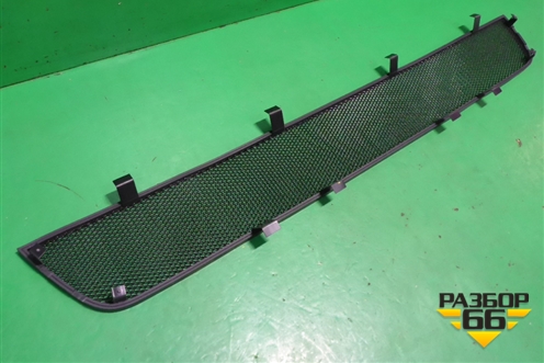 Решетка в передний бампер центральная (после 2010г сетка новая) для Skoda Fabia с 2007-2014г (Фабия)