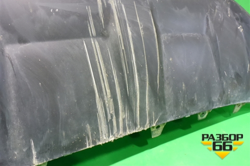 Накладка переднего бампера (4M0807733D) для Audi Q7 c 2015г (Ку 7)