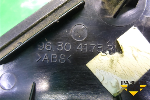 Накладка двери передней правой уголок (96304173) для Chevrolet Lanos с 2004г (Ланос)