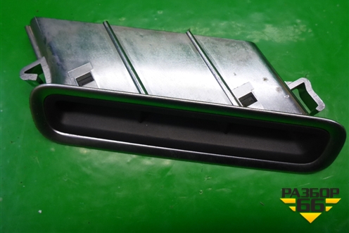 Дефлектор воздушный правый (верхний) (30755425) для Volvo XC70 с 2007г (ХС70)