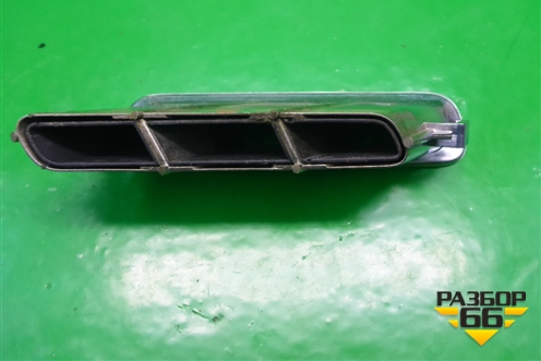 Дефлектор воздушный правый (верхний) (30755425) для Volvo XC70 с 2007г (ХС70)