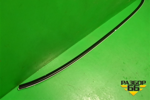 Молдинг лобового стекла нижний (новый) (5615333010) для Toyota Camry V70 с 2017г (Камри)