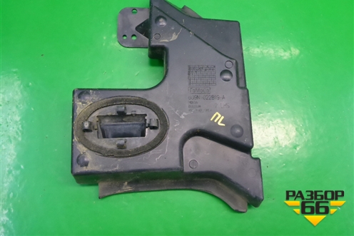 Короб водоотводящий (левый) (6G9N022B19A) для Volvo XC70 с 2007г (ХС70)