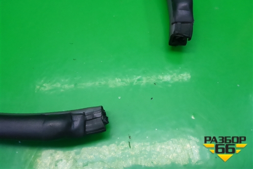 Уплотнитель двери задней левой для Hyundai Santa Fe с 2000-2012г (Classic) (Санта Фе)