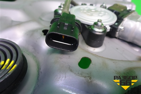 Стеклоподъёмник электрический задний правый (8348026030) для Hyundai Santa Fe с 2000-2012г (Classic) (Санта Фе)