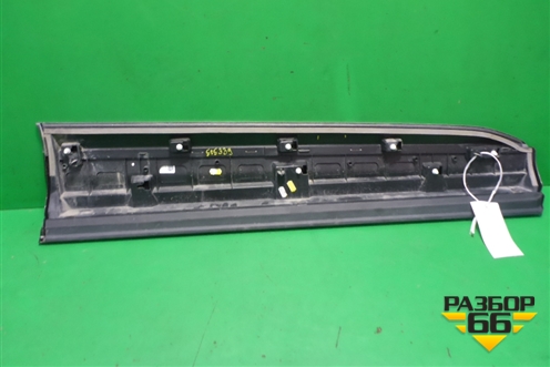 Накладка двери передней левой (4M0853959F) для Audi Q7 c 2015г (Ку 7)