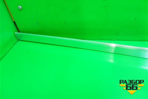 Молдинг крыши левый (над дверями) для Volkswagen Touareg c 2002-2010г (Туарег)