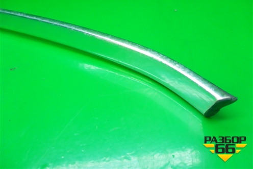 Молдинг крыши правый (над дверями) для Volkswagen Touareg c 2002-2010г (Туарег)