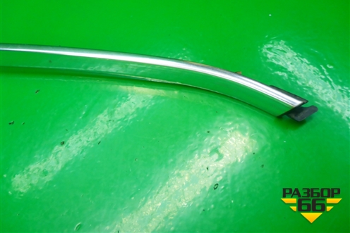 Молдинг крыши правый (над дверями) для Volkswagen Touareg c 2002-2010г (Туарег)