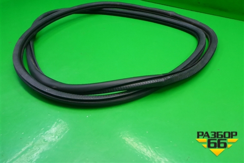 Уплотнитель двери задней правой для Porsche Cayenne с 2003-2010г (Каен)