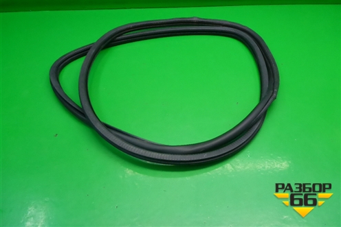 Уплотнитель двери задней правой для Porsche Cayenne с 2003-2010г (Каен)