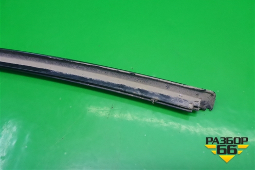 Молдинг лобового стекла правый для Porsche Cayenne с 2003-2010г (Каен)