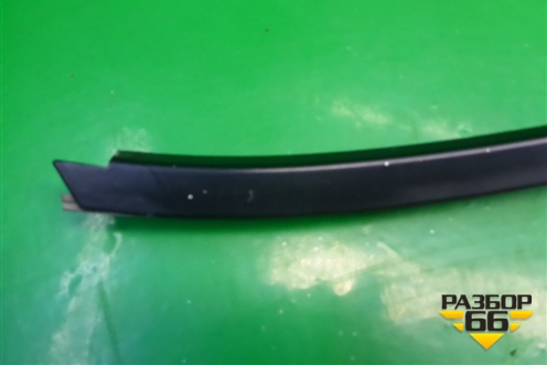 Молдинг лобового стекла левый для Porsche Cayenne с 2003-2010г (Каен)