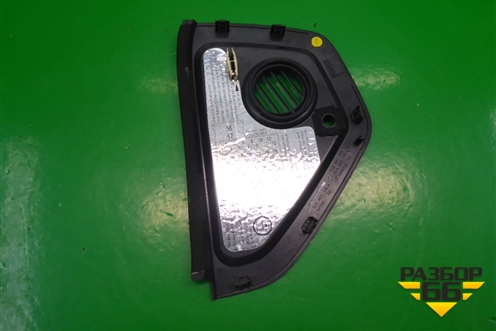 Накладка на торпедо (боковая правая) (7L5857176E) для Porsche Cayenne с 2003-2010г (Каен)