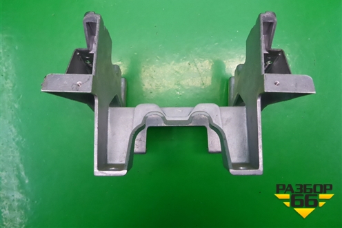 Кронштейн (подлокотника) (7L0863345) для Porsche Cayenne с 2003-2010г (Каен)