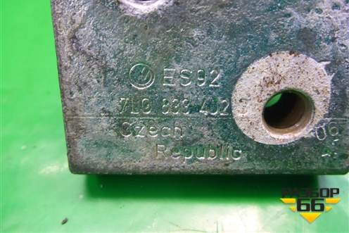 Петля двери задней правой верхняя (7L0833402B) для Porsche Cayenne с 2003-2010г (Каен)