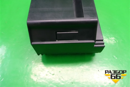 Кронштейн (блока электронного) (7L0927131D) для Porsche Cayenne с 2003-2010г (Каен)