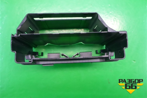 Кронштейн (блока электронного) (7L0927131D) для Porsche Cayenne с 2003-2010г (Каен)