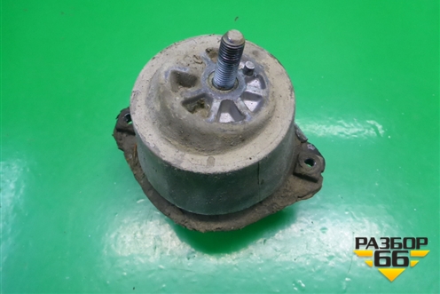 Опора двигателя правая (4.8л M4801) для Porsche Cayenne с 2003-2010г (Каен)