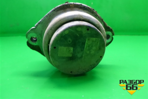 Опора двигателя правая (4.8л M4801) для Porsche Cayenne с 2003-2010г (Каен)