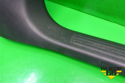 Накладка порога внутренняя переднего правого (4F1867272D) для Audi A6 (C6) с 2004-2011г (А6)