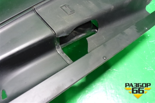 Накладка моторного отсека (левая 4.8л М4801) (7L5806583A) для Porsche Cayenne с 2003-2010г (Каен)