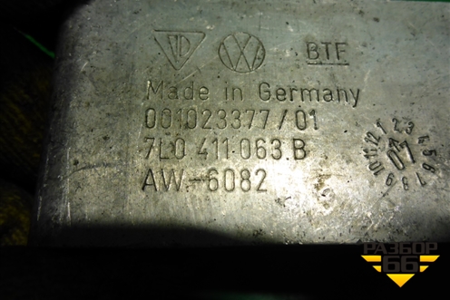 Кронштейн переднего стабилизатора (7L0411063B) для Porsche Cayenne с 2003-2010г (Каен)