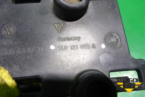 Кронштейн (расширительного бачка) (7L0121093) для Porsche Cayenne с 2003-2010г (Каен)