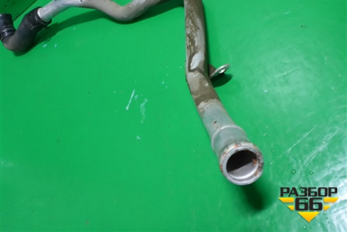 Трубка системы охлаждения (7L0819329A) для Porsche Cayenne с 2003-2010г (Каен)