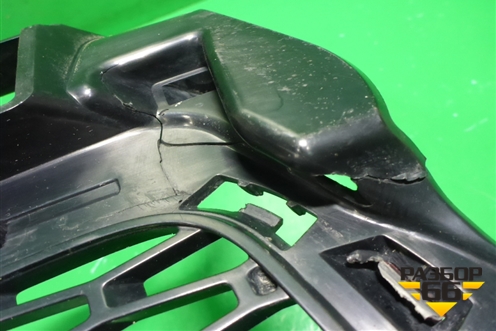 Решетка в передний бампер правая (после 2015г не под ПТФ) (HJ3215A298B) для Land Rover Range Rover Evoque с 2011-2018г (Евог)