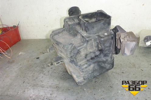 Корпус воздушного фильтра (правый35) для Infiniti Infiniti M35/45 (Y50) с 2004-2009г (М35/45)