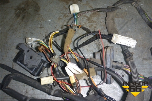 Проводка двери передней правой для Infiniti Infiniti M35/45 (Y50) с 2004-2009г (М35/45) (24124EH103CF)