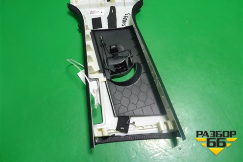 Обшивка стойки центральная верхняя правая (4M0867244) для Audi Q7 c 2015г (Ку 7)