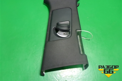 Обшивка стойки центральная верхняя правая (4M0867244) для Audi Q7 c 2015г (Ку 7)